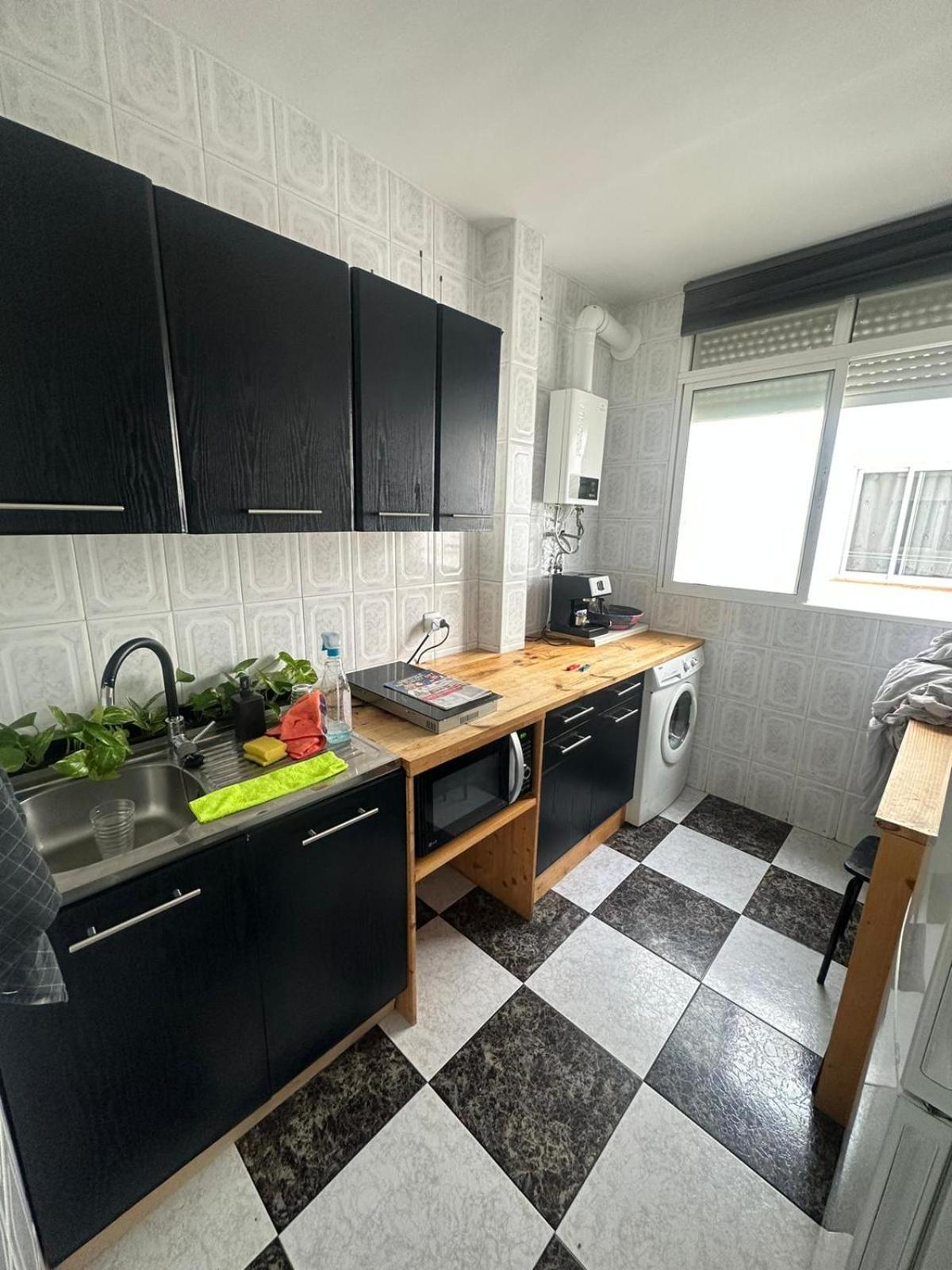 Habitacion 3 - 3 Planta Sin Ascensor En Piso Compartido No Es Piso Entero! Фуeнхирола Екстериор снимка