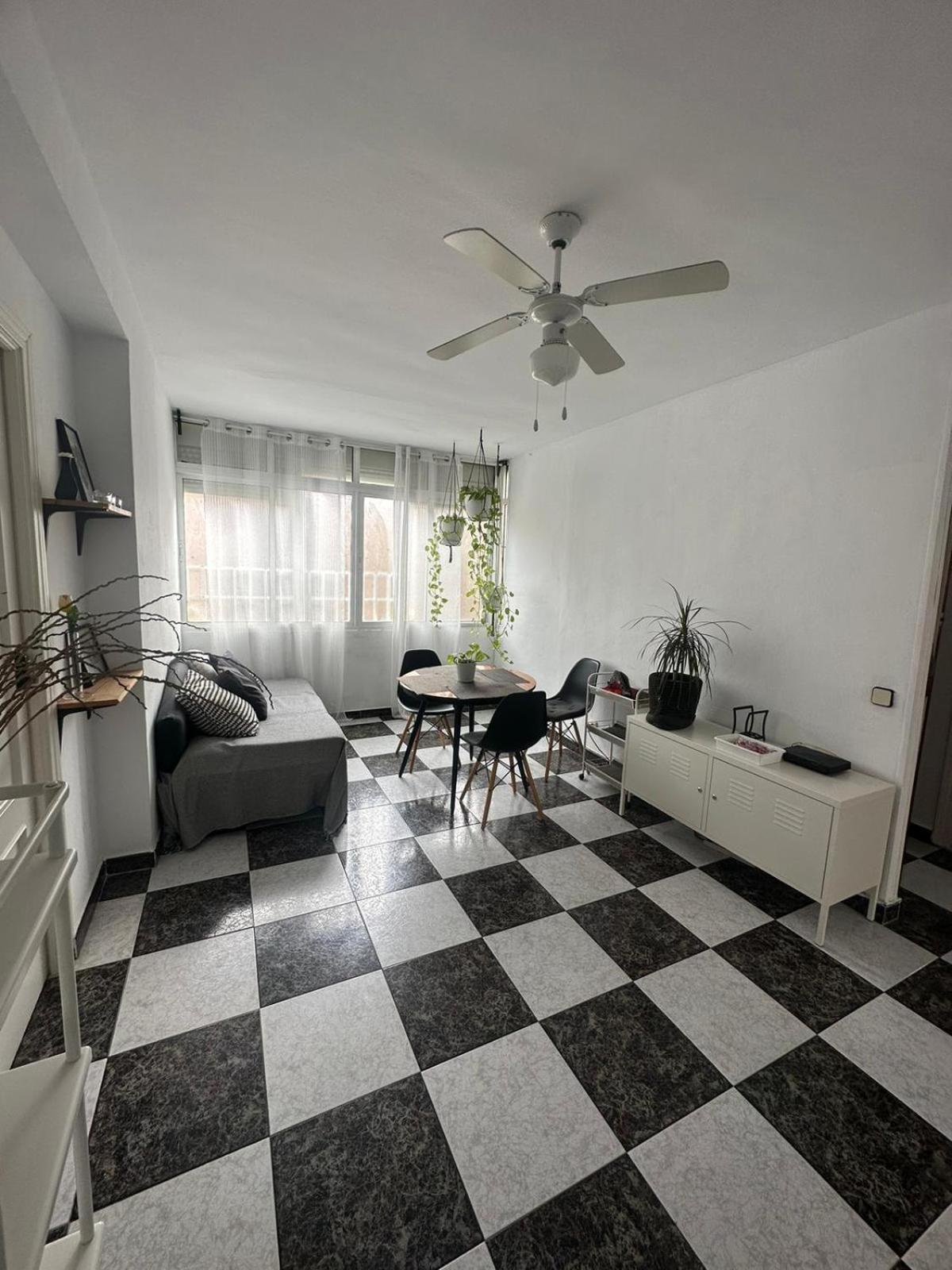 Habitacion 3 - 3 Planta Sin Ascensor En Piso Compartido No Es Piso Entero! Фуeнхирола Екстериор снимка